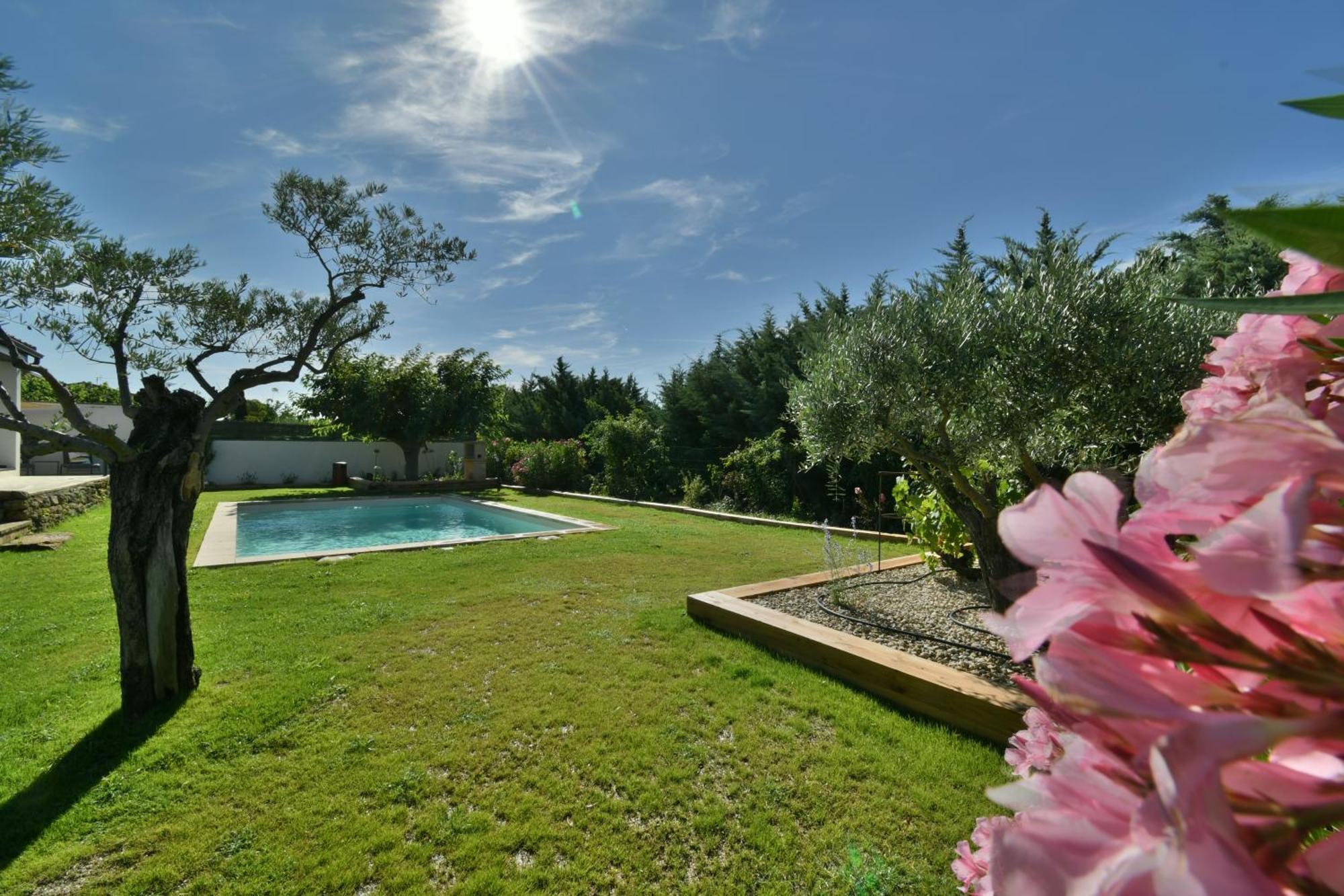 Une Nuit En Luberon Puyvert 外观 照片